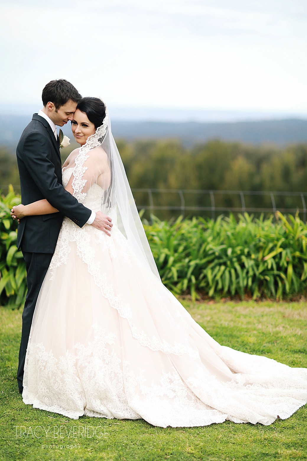 Sharni & Lachlan Central Coast wedding photographer Noonaweena