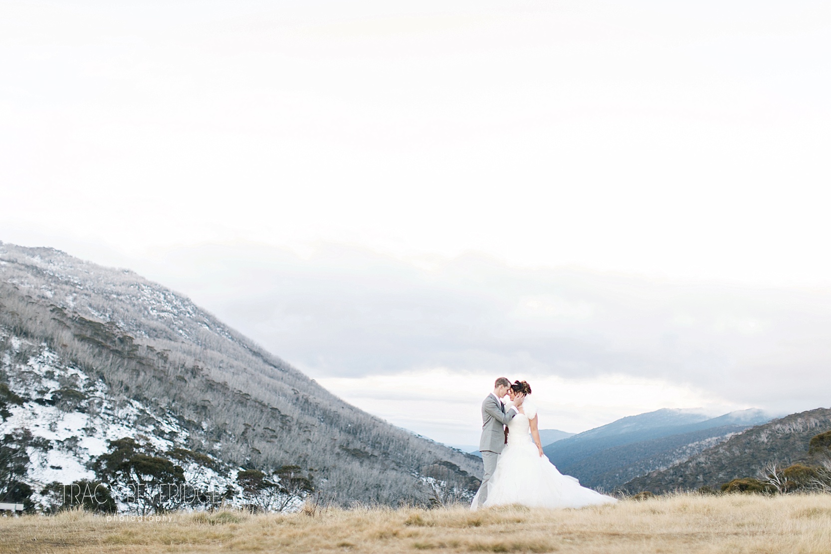 Jess and Scott Lake Crackenback resort wedding. Jindabyne wedding photographer